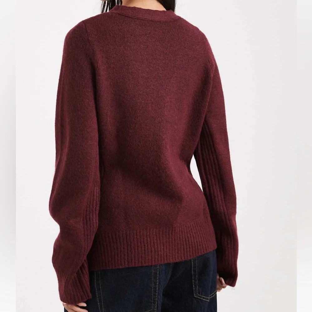 ASOS - burgundy v neck button front knit cardigan sweater with side pockets - Picture 3 of 6